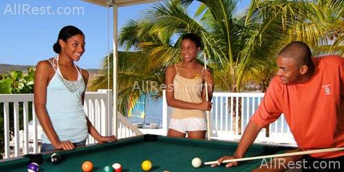 St. James Club 26